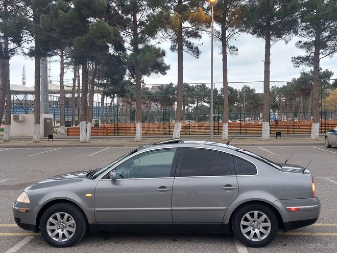 Volkswagen Passat 2003, 243,570 km - 1.8 л - Sumqayıt