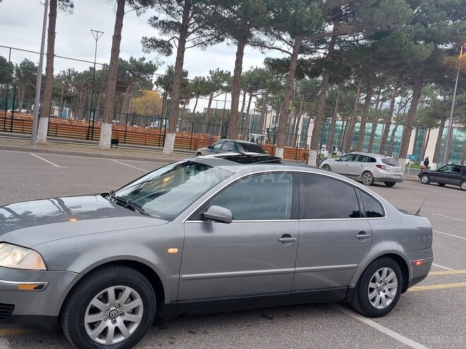 Volkswagen Passat 2003, 243,570 km - 1.8 л - Sumqayıt