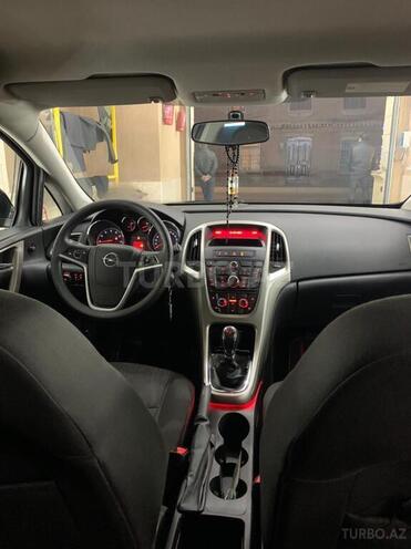 Opel Astra 2011, 148,000 km - 1.4 l - Bakı