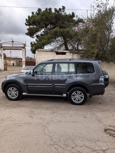 Mitsubishi Pajero 2015, 172,000 km - 3.0 l - Bakı