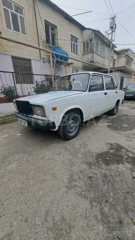 LADA (VAZ) 2107 2004, 52,365 km - 1.6 l - Salyan