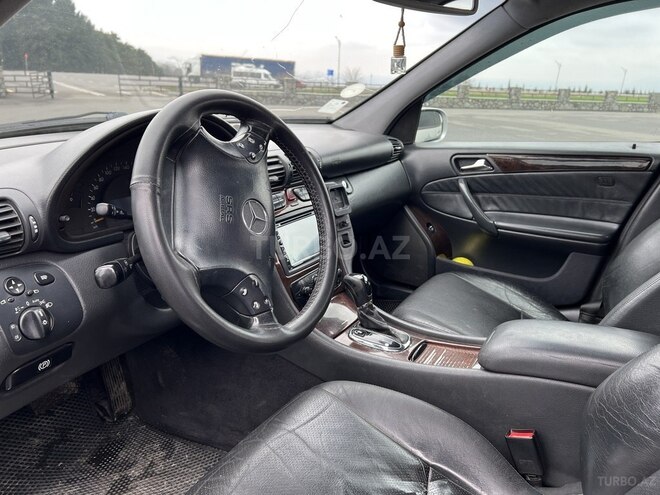 Mercedes C 240 2000, 439,600 km - 2.6 l - Qax