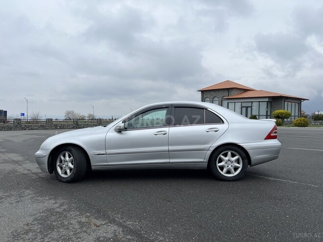 Mercedes C 240 2000, 439,600 km - 2.6 l - Qax