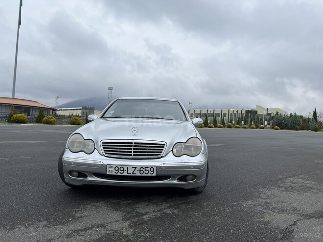 Mercedes C 240 2000, 439,600 km - 2.6 l - Qax