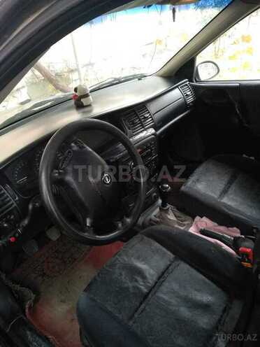 Opel Vectra 1995, 250,000 km - 1.6 л - Gəncə