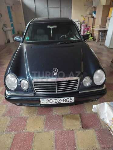 Mercedes E 220 1996, 499,000 km - 2.2 l - Gəncə
