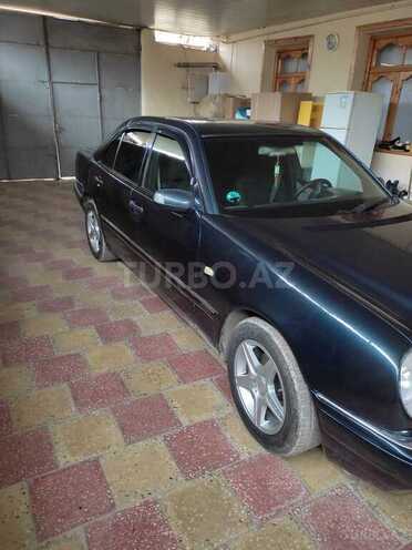 Mercedes E 220 1996, 499,000 km - 2.2 l - Gəncə