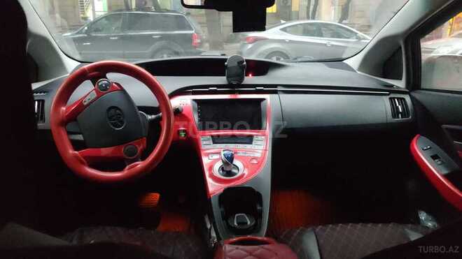 Toyota Prius 2013, 300,000 km - 1.8 л - Bakı