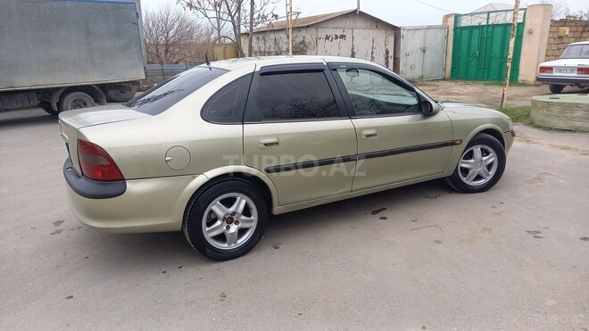 Opel Vectra 1996, 194,000 km - 1.8 l - Bakı