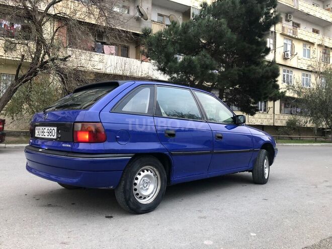 Opel Astra 1995, 373,300 km - 1.4 l - Bakı