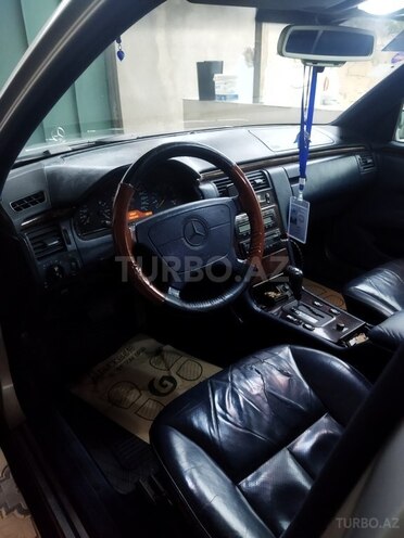 Mercedes C 320 1995, 296,000 km - 3.2 л - Bakı