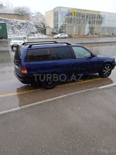 Opel Astra 1997, 260,000 km - 1.6 l - Quba