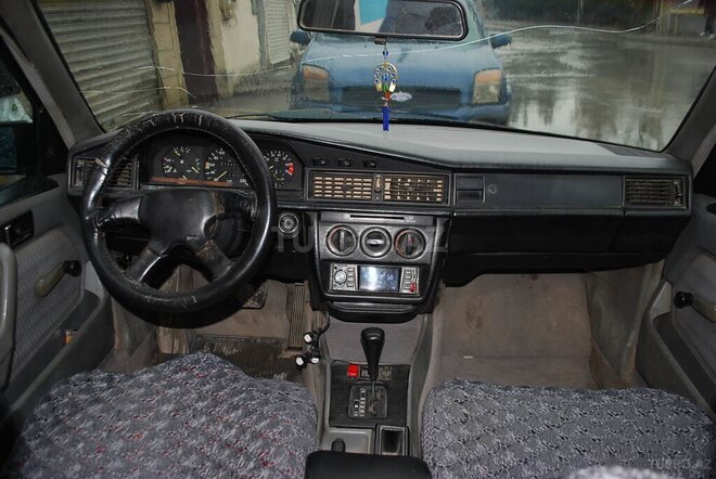Mercedes 190 1991, 298,000 km - 2.0 л - Bakı