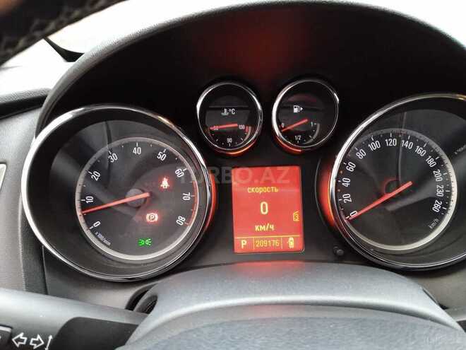 Opel Astra 2011, 210,000 km - 1.4 l - Bakı