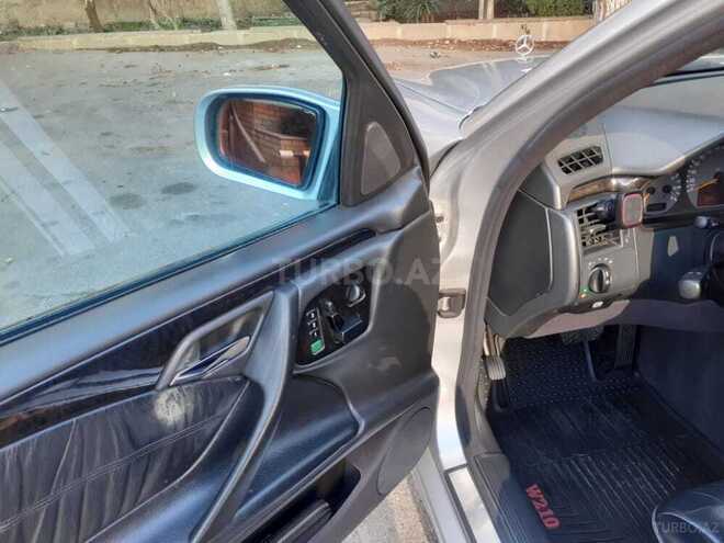 Mercedes E 320 2000, 324,000 km - 3.2 л - Bakı