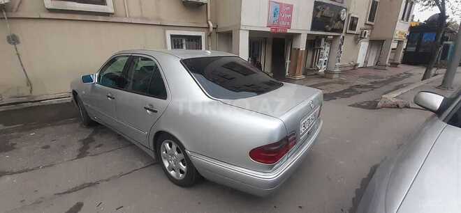 Mercedes E 240 1999, 267,000 km - 2.4 l - Bakı