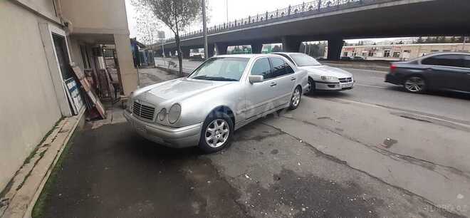 Mercedes E 240 1999, 267,000 km - 2.4 l - Bakı
