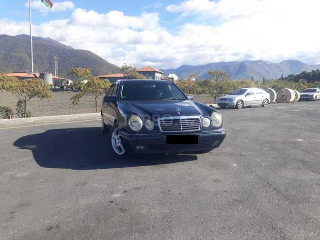 Mercedes E 240 1998, 475,000 km - 2.4 л - Qax