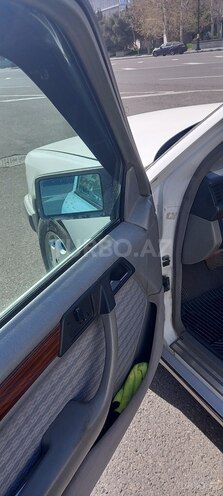 Mercedes E 220 1992, 213,250 km - 2.2 l - Bakı