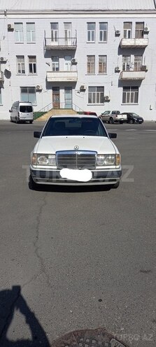 Mercedes E 220 1992, 213,250 km - 2.2 l - Bakı