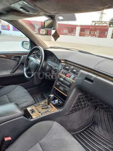 Mercedes E 270 2000, 550,000 km - 2.7 l - Sabirabad