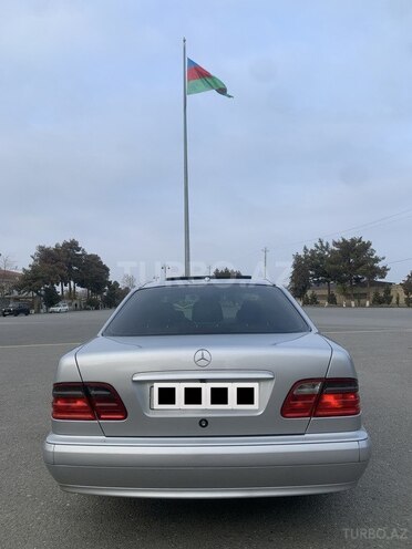 Mercedes E 240 1999, 298,000 km - 2.4 l - Zərdab