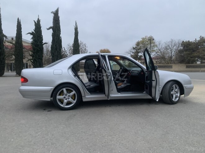 Mercedes E 240 1999, 298,000 km - 2.4 l - Zərdab