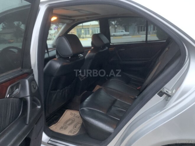 Mercedes E 240 1999, 298,000 km - 2.4 l - Zərdab