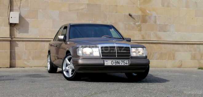 Mercedes E 200 1990, 222,555 km - 2.0 l - Bakı