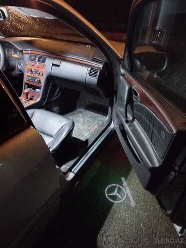 Mercedes E 280 1998, 221,000 km - 2.8 л - Bakı