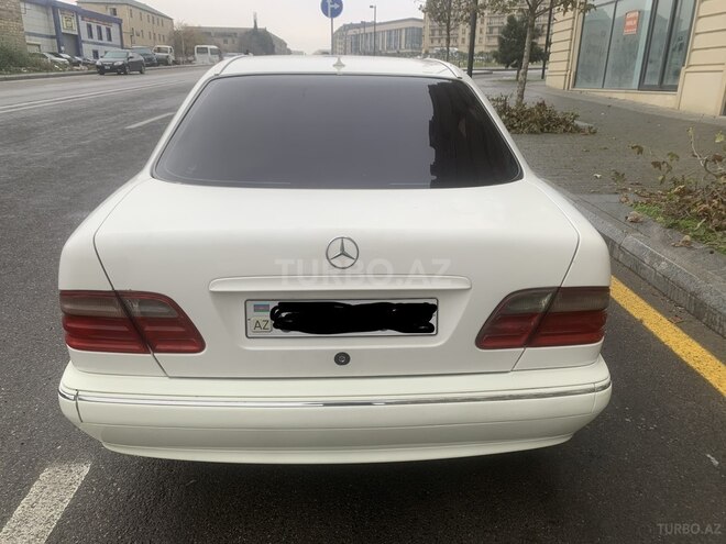 Mercedes E 260 2001, 300,000 km - 2.6 l - Bakı