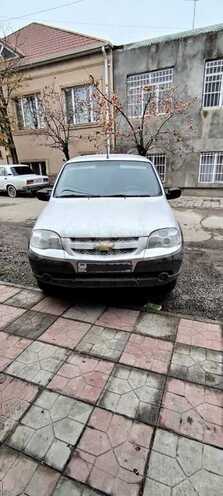 Chevrolet Niva 2010, 100,000 km - 1.7 l - Gəncə