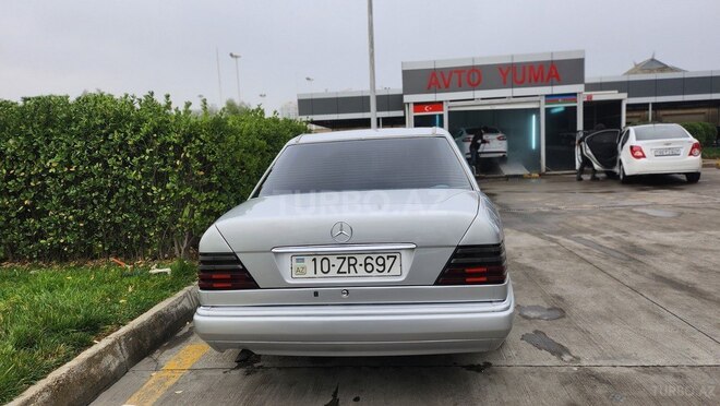 Mercedes E 220 1994, 370,000 km - 2.2 l - Bakı