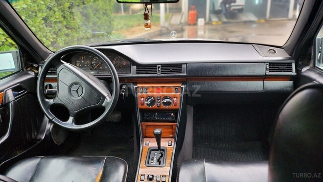 Mercedes E 220 1994, 370,000 km - 2.2 l - Bakı
