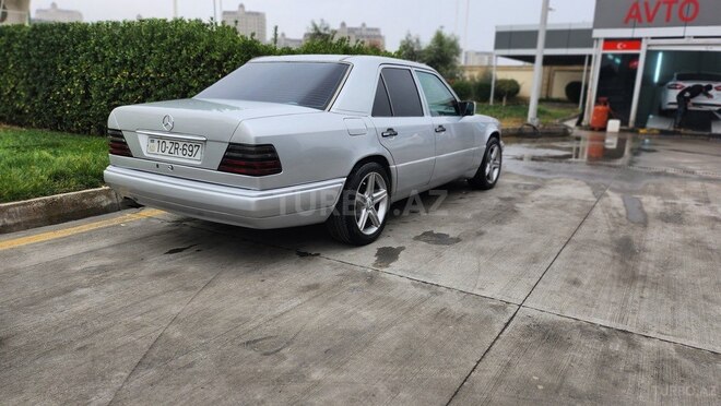 Mercedes E 220 1994, 370,000 km - 2.2 l - Bakı