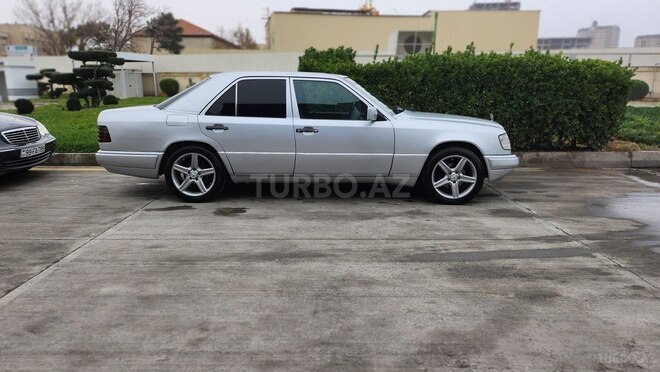 Mercedes E 220 1994, 370,000 km - 2.2 l - Bakı