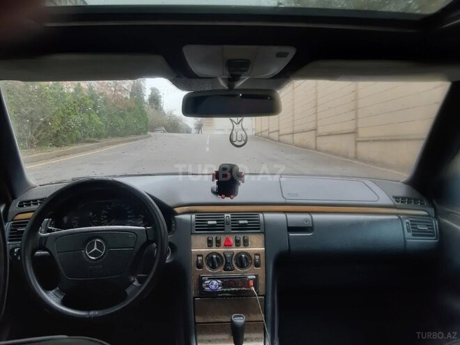 Mercedes E 240 1999, 350,000 km - 2.4 l - Bakı