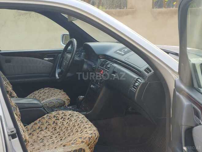Mercedes E 220 1997, 329,000 km - 2.2 l - Sumqayıt