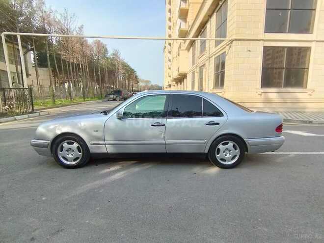Mercedes E 220 1997, 329,000 km - 2.2 l - Sumqayıt