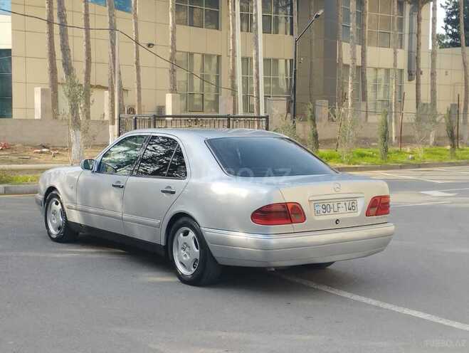 Mercedes E 220 1997, 329,000 km - 2.2 l - Sumqayıt