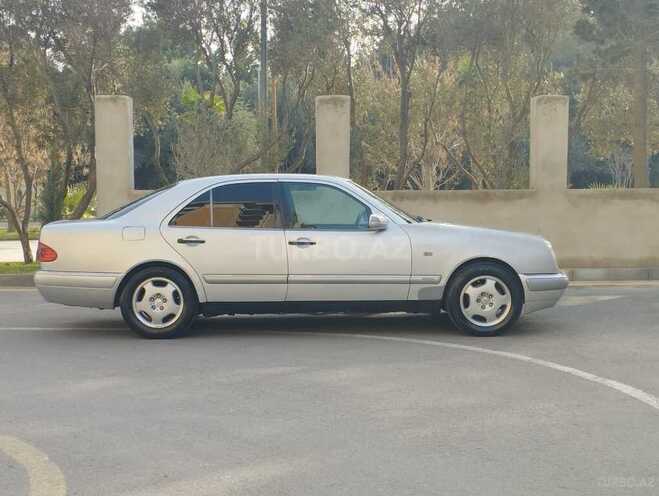 Mercedes E 220 1997, 329,000 km - 2.2 l - Sumqayıt