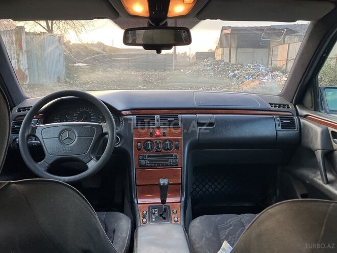 Mercedes E 200 1997, 536,000 km - 2.0 l - Masallı