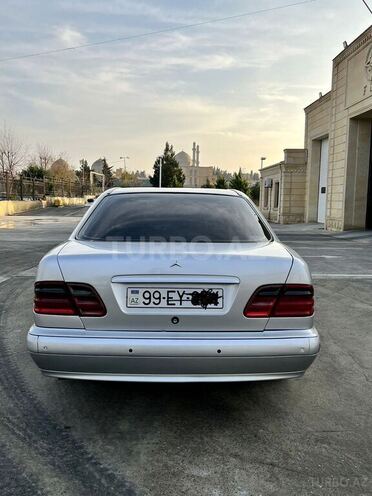 Mercedes E 220 2001, 350,000 km - 2.2 l - Bakı