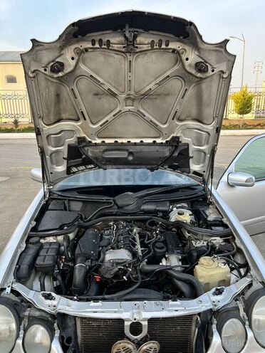 Mercedes E 220 2001, 350,000 km - 2.2 l - Bakı