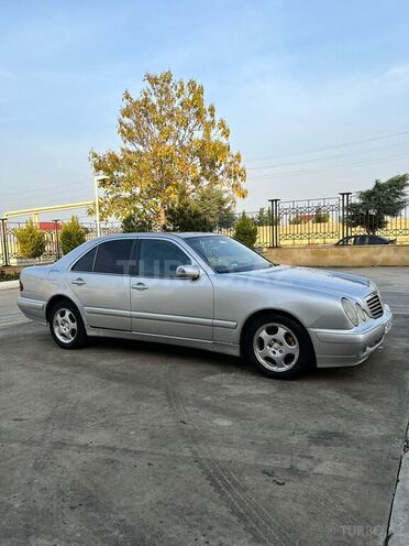 Mercedes E 220 2001, 350,000 km - 2.2 l - Bakı