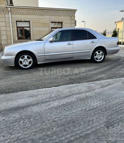 Mercedes E 220 2001, 350,000 km - 2.2 l - Bakı
