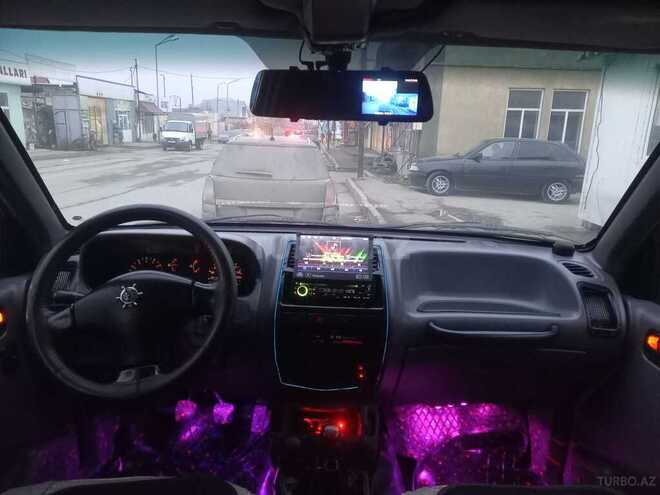 Nissan Terrano 1998, 330,000 km - 2.4 л - Qusar