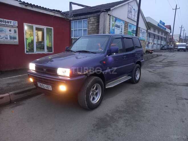Nissan Terrano 1998, 330,000 km - 2.4 л - Qusar