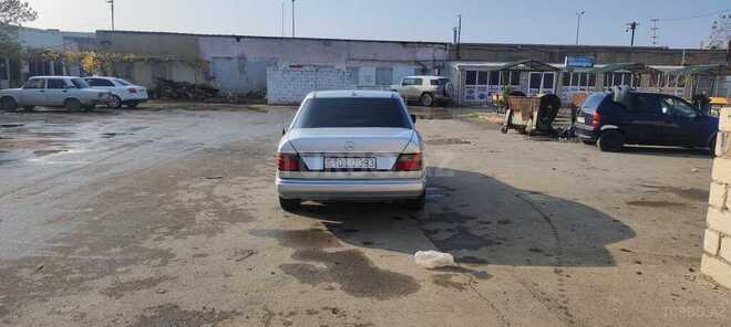 Mercedes E 200 1993, 200,000 km - 2.0 l - Sumqayıt