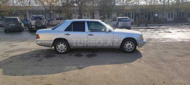 Mercedes E 200 1993, 200,000 km - 2.0 l - Sumqayıt